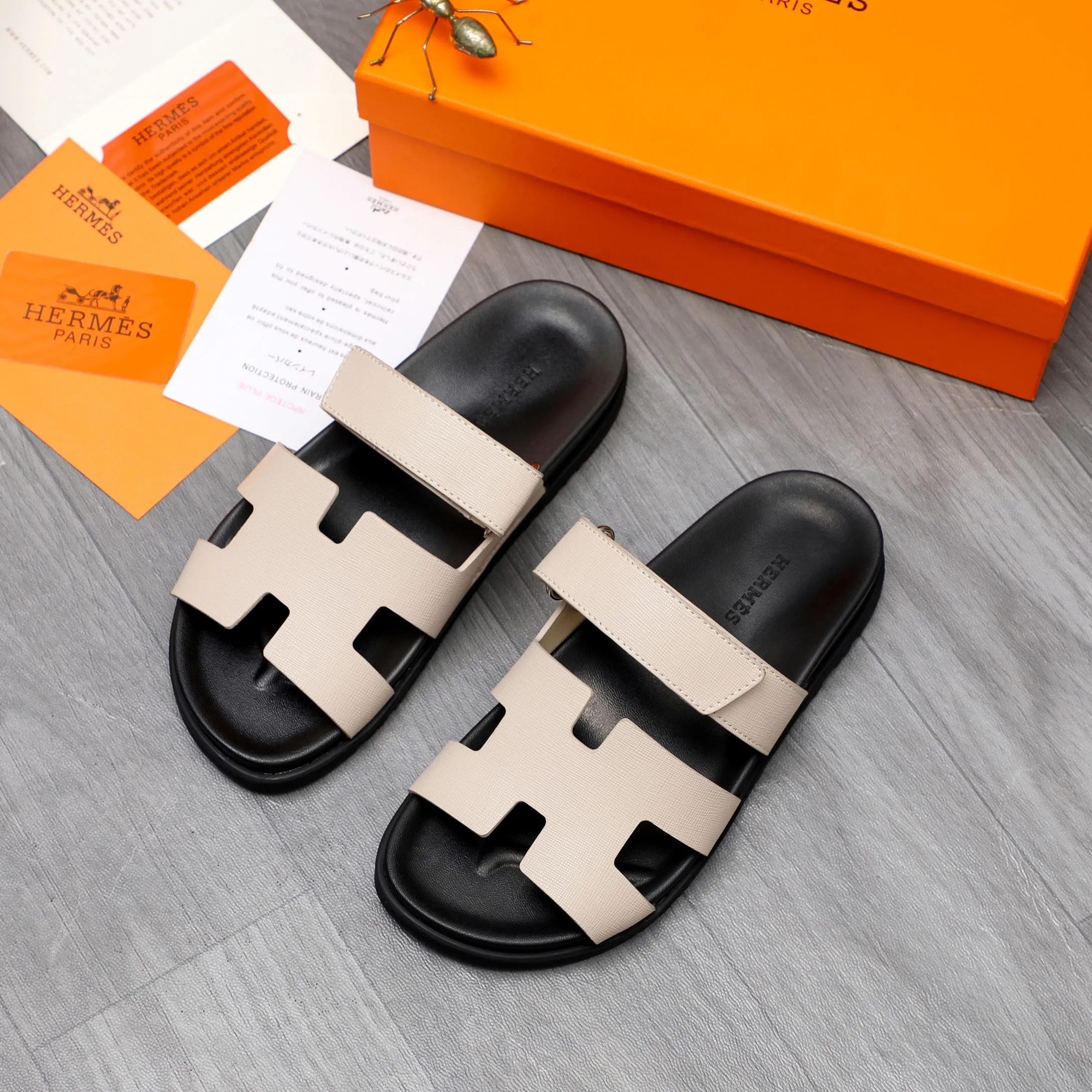 Men's shoes 💰340 Product trademark: Hermes "Hermes" Couple's slippers Regular size: 36-46 Product material: Selected vertical grain cowhide upper, microfiber lining, original outsole